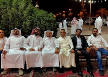 أبو نايف يهنئ المعرس وليد المطني بالزواج السعيد