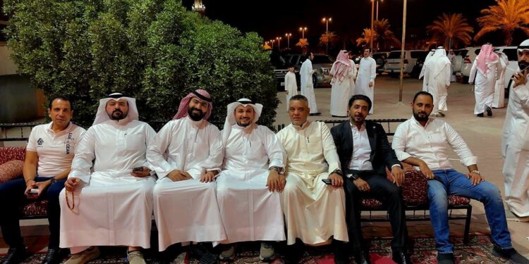 أبو نايف يهنئ المعرس وليد المطني بالزواج السعيد