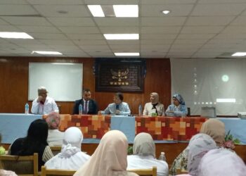 نائب وزير الصحة تعقد اجتماعاً بمستشفى قنا العام لتطوير مراكز التميز في خدمات ما حول الولادة