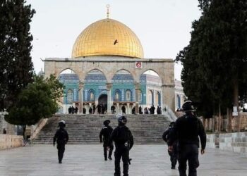أوامر الإبعاد عن المسجد الأقصى: حملة شرطية تعمّق التوتر في القدس