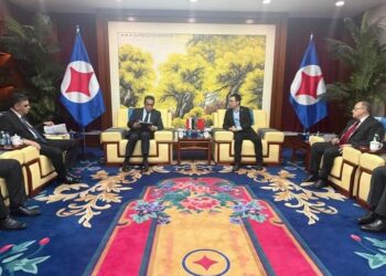 وزير الصحة يلتقي مسئولي «ميدبوت» لبحث  تطوير التكنولوجيا الطبية والجراحة الروبوتية