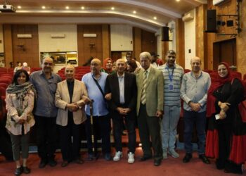 “فاطمة الهواري” تحكي نضال الشعب الفلسطيني ضمن فعاليات “إيزيس الدولي لمسرح المرأة”