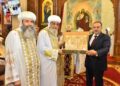 محافظ أسيوط و البابا تواضروس الثاني في تدشين كاتدرائية مارمرقس بالدير المحرق بالقوصية