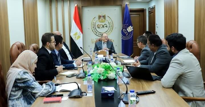 رئيس هيئة الدواء يبحث مع ممثلي “هواوي مصر” سبل تعزيز التحول الرقمي ودعم المنظومة الدوائية