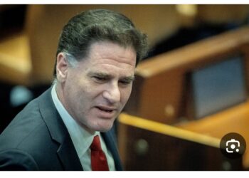 عاجل . رون ديرمر، وزير الشؤون الاستراتيجية الإسرائيلي يعلن تقديم استقالته من حكومة نتنياهو