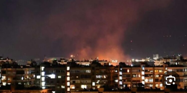 عاجل . تعرض منطقة المزة السورية لهجوم صاروخي غادر