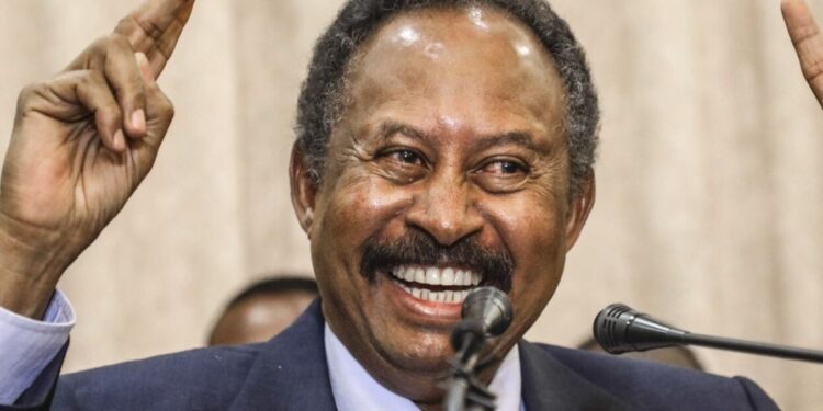 حمدوك يدعوا القوات المسلحة السودانية المتناحرة  إلى قبول وقف إطلاق نار فوري وغير مشروط