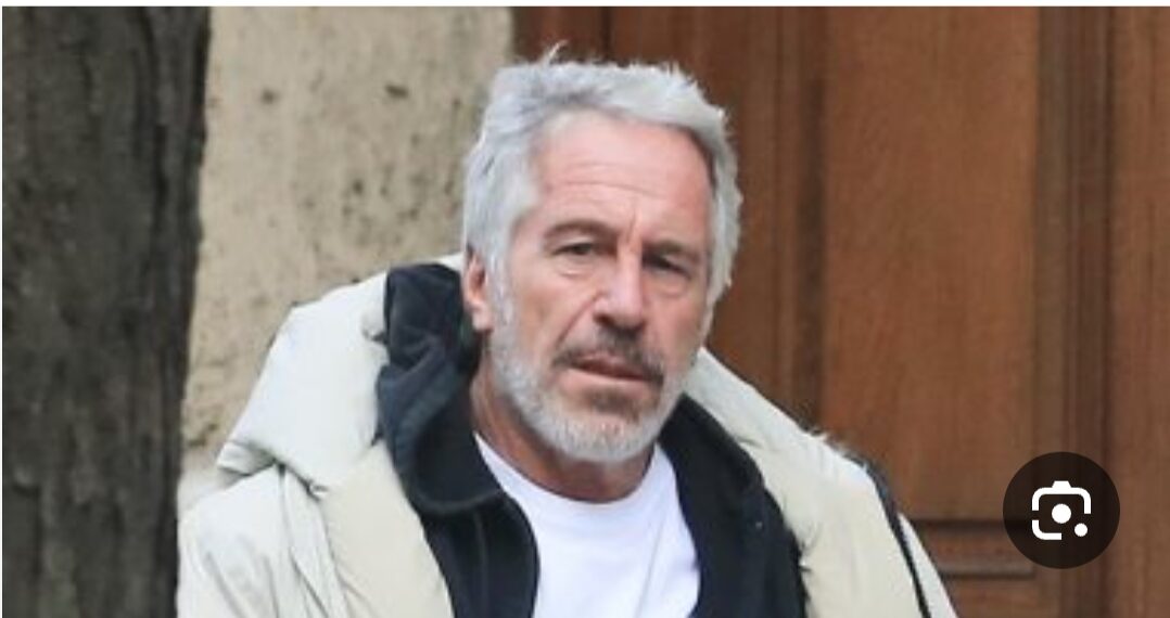 الكشف عن 23 ألف وثيقة مرتبطة بجيفري إبستين تفضح الكثير من الأسرار . تري من هو الاسم الاسم الاكثر تكراراً في مذكرات ابستين تكرر 173 مرة