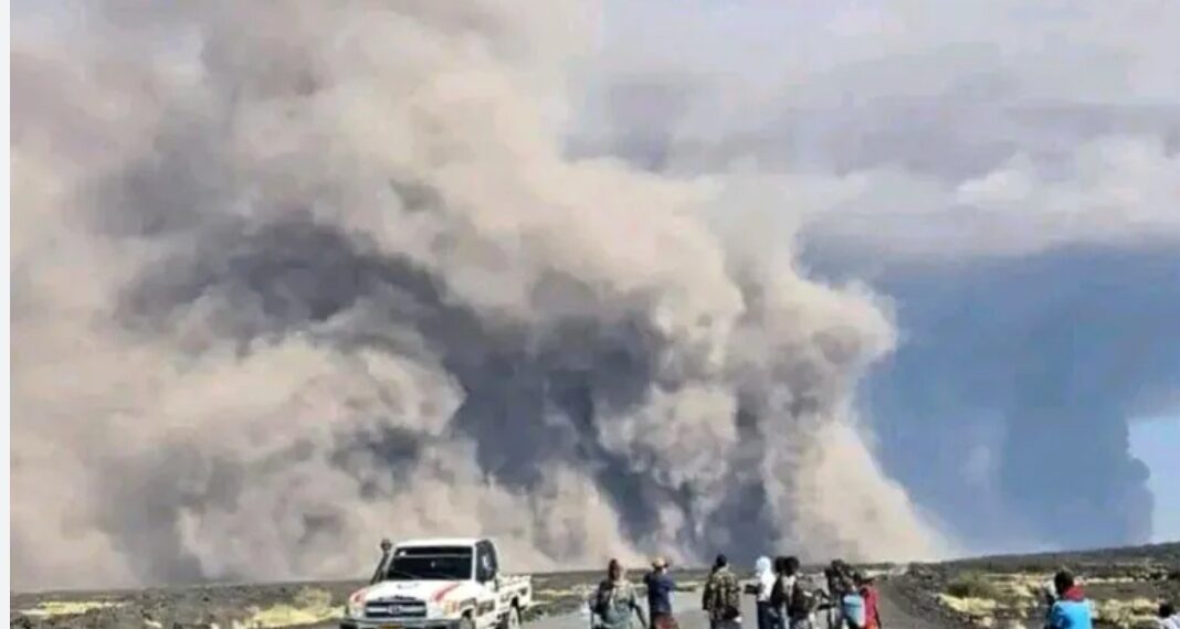 بركان أثيوبيا يعود للحياة بعد سبات أستمر لأكثر من 10 آلاف سنة !! الأرض تتحضر لحدث جلل قريباً  و ما حدث هو مجرد البداية !! 