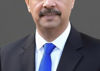 محافظ سوهاج يوجه بوضع ” باركود ” رخصة البناء على البانر التعريفي للمبنى بجميع مراكز المحافظة