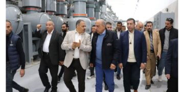 وزير الكهرباء والطاقة المتجددة ومحافظ الشرقيه في زياره ميدانية لمحطة محولات الزقازيق جهد 11/66/220/500