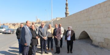 محافظ القاهرة في جولة تفقدية لمتابعة أعمال ترميم سور مجرى العيون والمنطقة المحيطة به