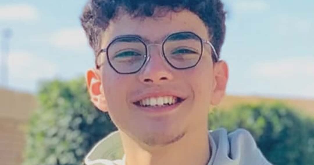 قبل أن يطبق القمر ضوئه ويرحل