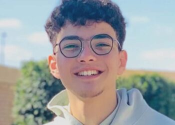 قبل أن يطبق القمر ضوئه ويرحل