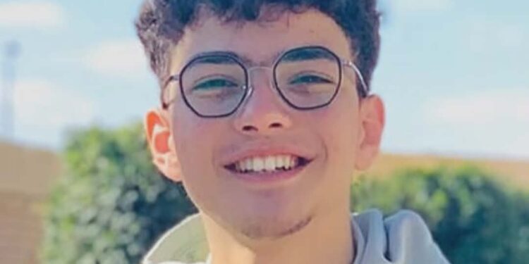 قبل أن يطبق القمر ضوئه ويرحل